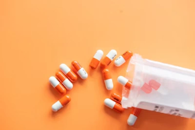 Pharmacy chains and retail pharmacies