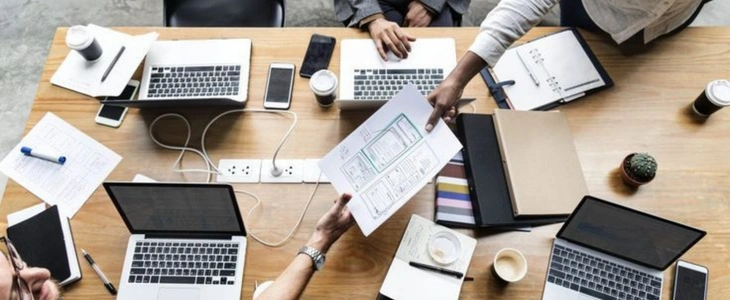 Distributed development team in a planning session